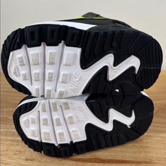 Nike Air Max 90 Leather TD 'Medium Olive Volt Green Infant Size 5 - Picture 7 of 10